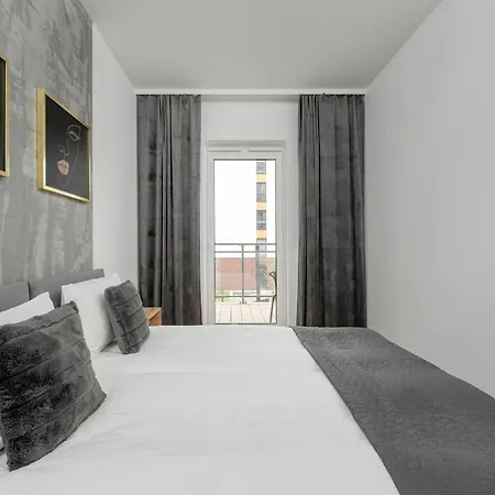 Appartement Stylish One Bedroom In With Free Parking And Balcony By Renters Wrocław