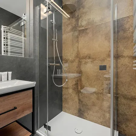 Appartement Stylish One Bedroom In With Free Parking And Balcony By Renters